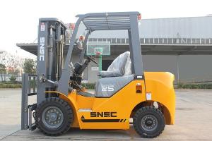 China 1T-5T Load Capacity Diesel Fork Lift 3000-6000mm Lift Height for Performance factory