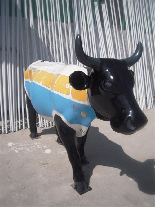 Fiberglass Life Size Animal Statues Garden Painted Cow Sculptures For Mall
