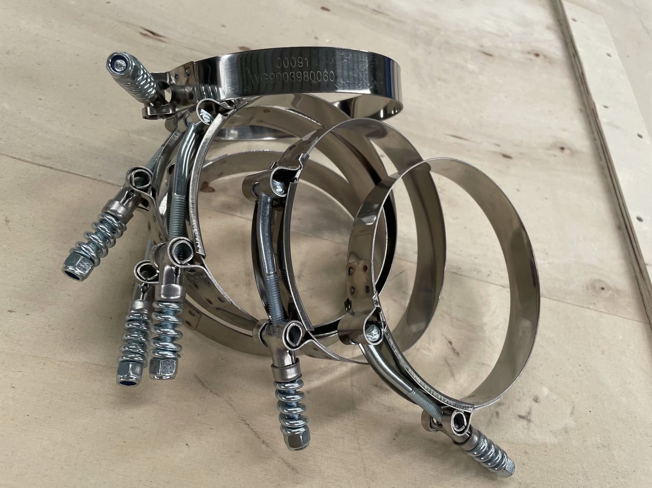 Original Clamp Sino Truck HOWO Spare Parts WG9003980060