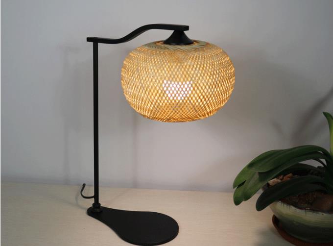 Natural Bamboo Rattan Table Lamp Rustic Style 2700K For Hotel