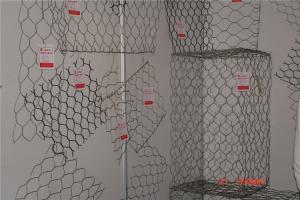 China 2.7mm Woven Hexagonal Gabion Box Double Twisted Hexagonal Wire Mesh factory