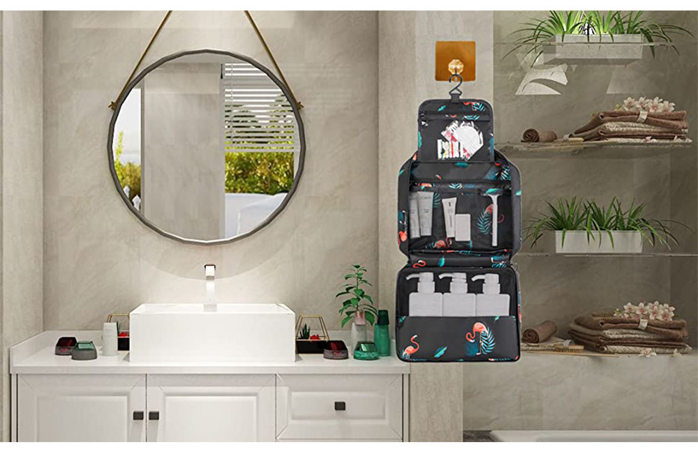 Flamingo Print Polyester Hanging Toiletry Travel Bag