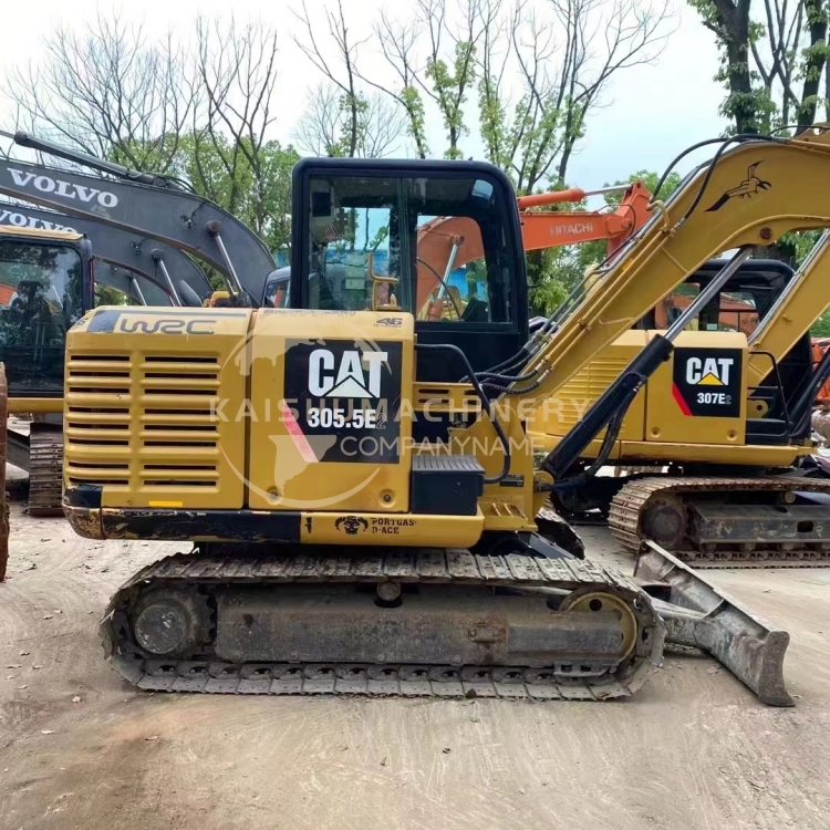 Good Condition Japan Original Cat 305.5E Mini Crawler Excavator with and 5000 KG Weight
