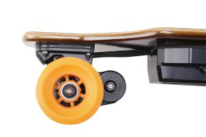 China Popular Off Road Electric Longboard Skateboards Color Customized With Belt Drive factory
