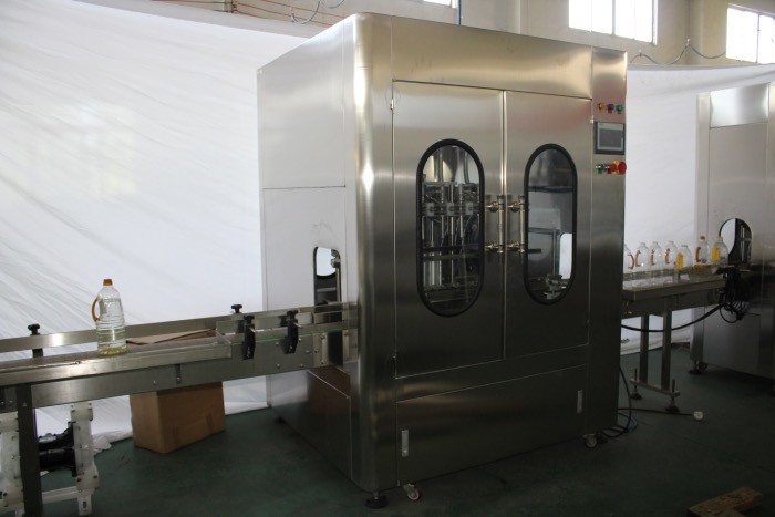 China 304 Stainless Steel Servo Piston Filling Machine 5000 Bottles/Hour factory