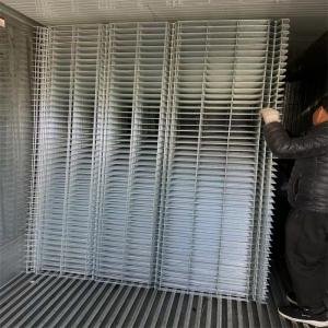 China Free Sample Hot Galvanized Steel Green PVC 3d V Bending Curved Wire Fence Panels factory