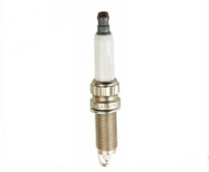 China BMW Auto Spark Plug Iridium Material 12120037582 Car Spare Parts factory
