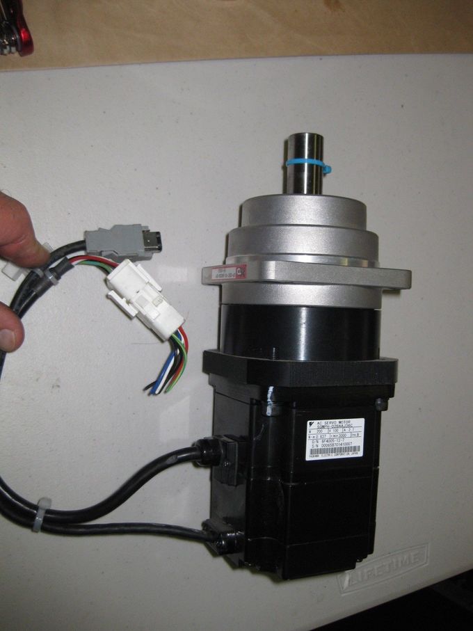 SGMPH-02BAAJ36C Yaskawa Servo Drive 100v 200w  Original New 3 Working Days Delivery 2