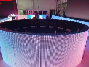 China Wireless Flexible Led Panel Video Screen 3 In 1 SMD Advertising For Railway Station factory
