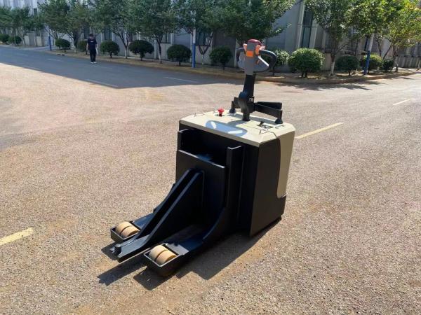 Battery-Powered 5 Tons Load Capacity Electric Tow Tractors Tuggers For Heavy