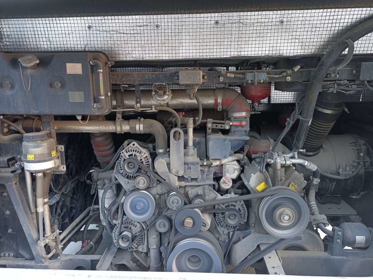 48 Seats Used Passenger Yutong Commuter Bus Euro 3 Emission Transportation