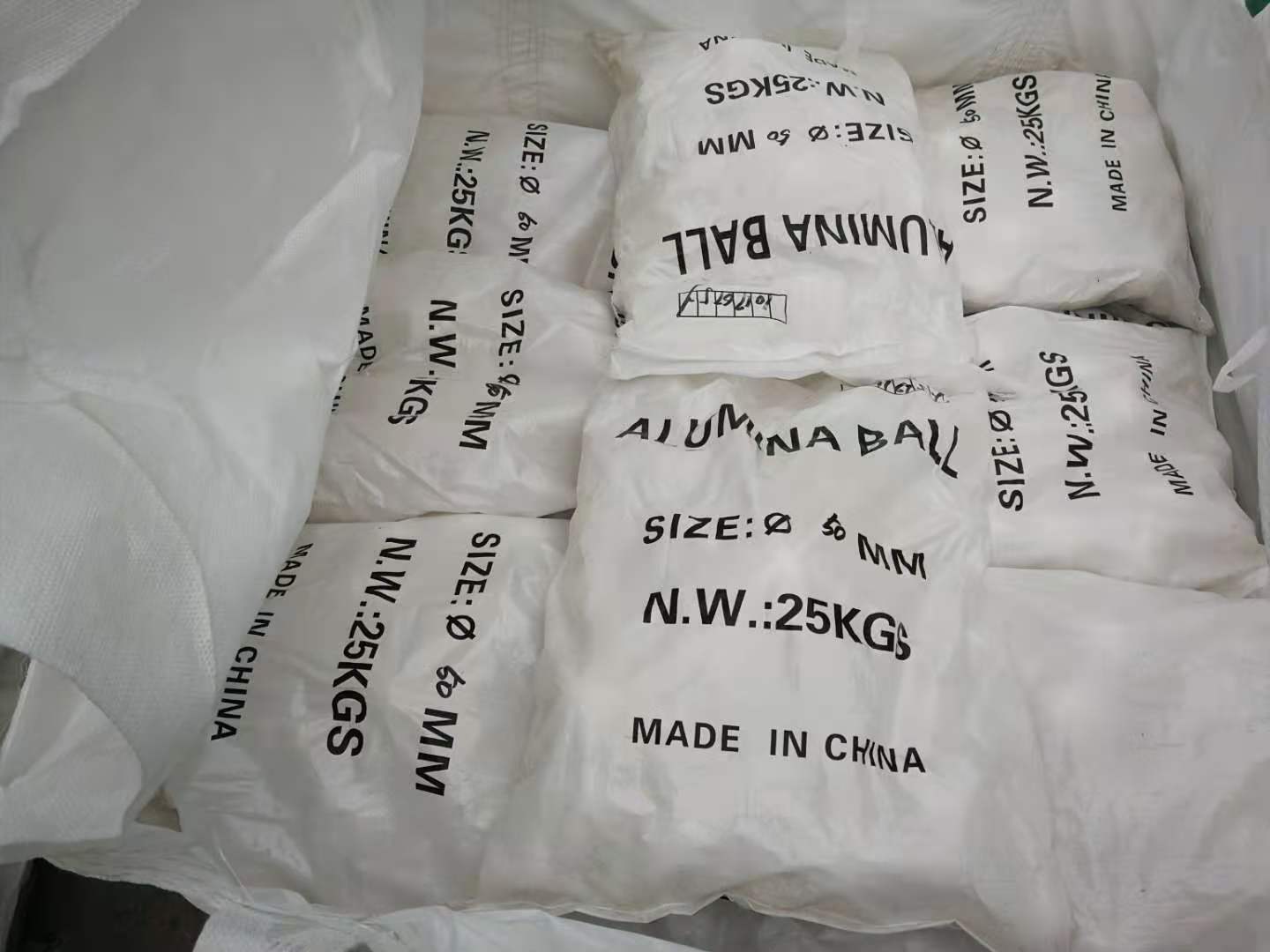 ISO9001 Certified Supplying Low Abrasion High Alumina Ceramic Balls in Diameter 5mm-100mm