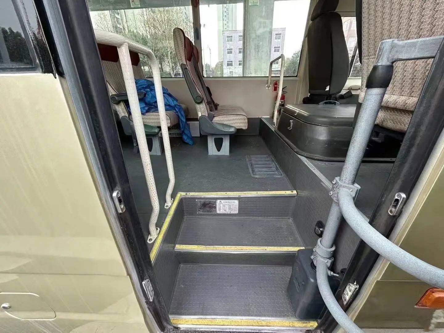 ZK6609 Yutong Used Passenger Bus / 19 Seats Good Air Conditioning Front Engine