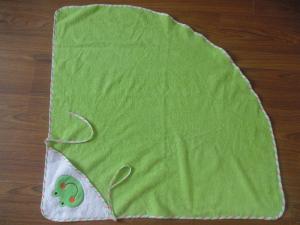 China woven terry hooded bath towel,green arc-sharped baby hooded towels factory