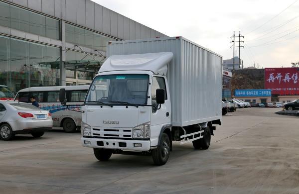 Cargo Trucks Isuzu 15 Tons Lorry Truck Van Box Diesel Engine 5.2L Displacement 4