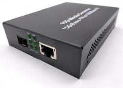 China 10G Unmanaged Media Converter with SFP+ &amp; RJ45 port factory
