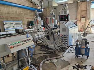 China PE HDPE LDPE Pipe Automatic Extrusion Machine Production Line Single Screw Extruder factory