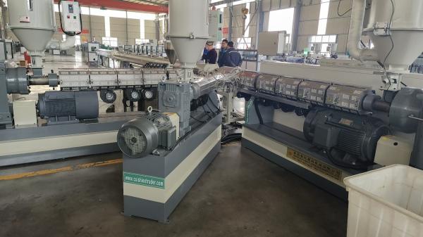 Single Screw Desgin Triple-layer Co-extruded PE Pipe Production System for Long