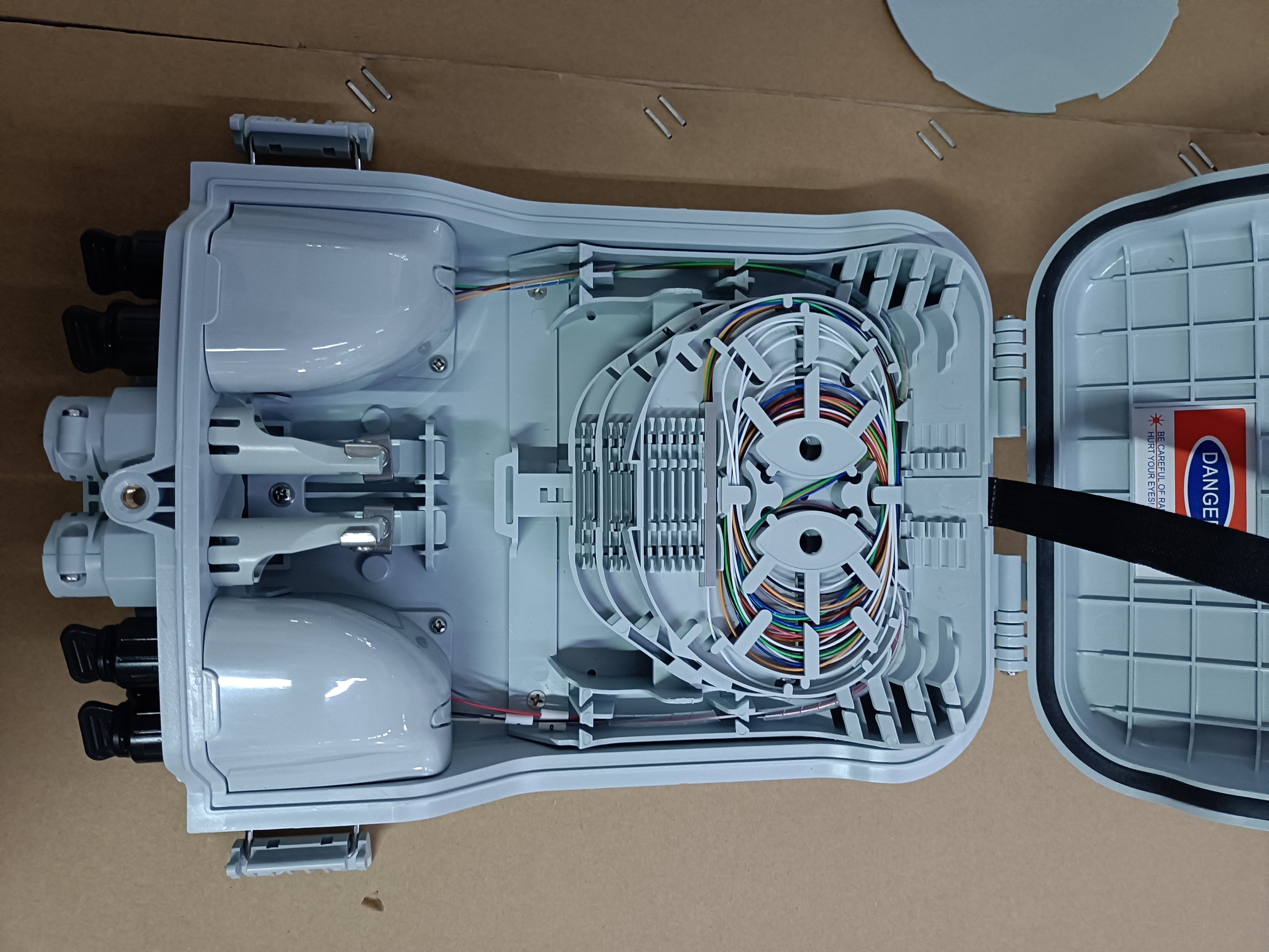 Pre-connectorized Optical Fiber Cable Distribution Box GFS-8SX IP65 319.3*214*133mm HUAWE Adapter fast connector