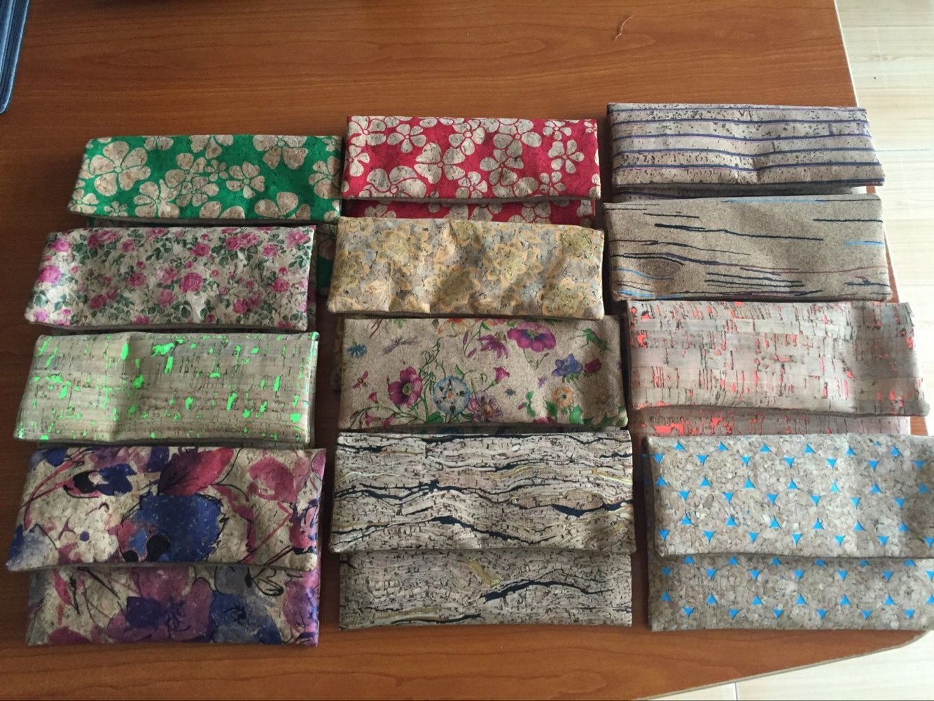 Most Popular Cork clutch 6.7''x4.5'' with button closure, customized color is available