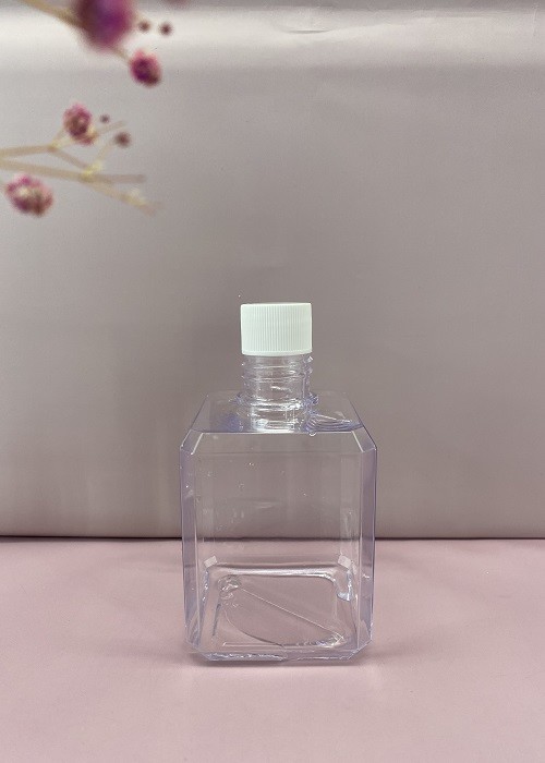 160ML Shampoo Conditioner & Body Wash Dispenser White Plastic Refillable Bottle with Pumps