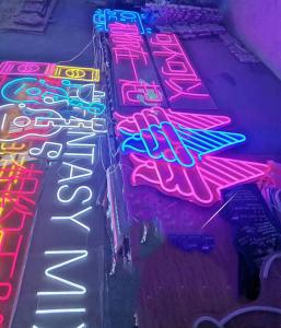China Customized Wholesale Birthday Party Decorations Anime Words Logo Led Custom Neon Sign factory
