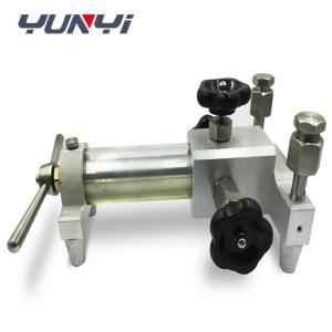 China High Pressure Hydraulic Oil Hand Pump Gas Pressure Calibrator factory