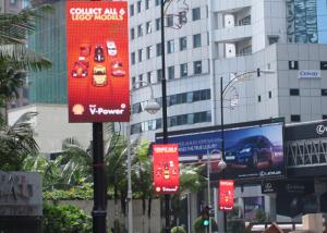 China 55 Inch Iphone Series P6 Outdoor Advertising Led Display Video Street Lighting Pole Open Sign factory