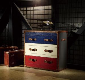 China Brushed Steel Antique Steamer Trunk , Leather Steamer Trunk Side Cabinet 3 Layers factory