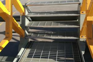 China Galvanized Stair Tread Wholesaler Galvanized Steel Stairs Metal Steps Staircase Treads China T4 Type factory