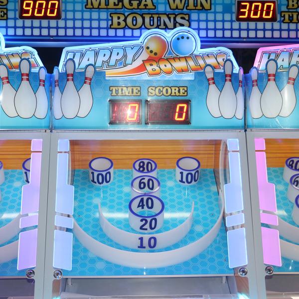 3 Player Coin Operated Bowling Machine Simulator Arcade 400W Power 3 Person