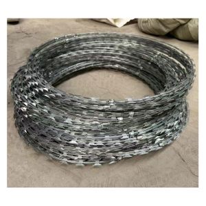 China Hot Dipped Galvanized Razor Blade Barbed Wire Bto-22 Concertina Double Strand Razor Wire Mesh on sale