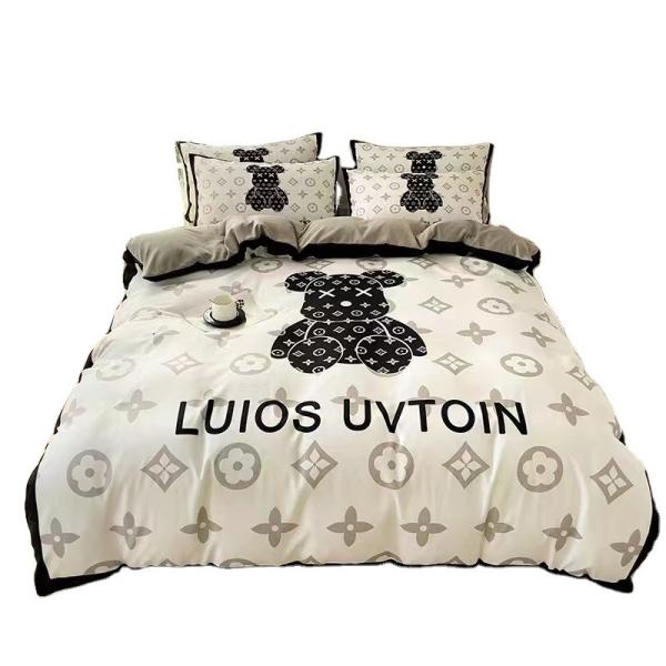 White Bear 100% Polyester Fibre Bedding Set Luxury Violent Bear Designer Duvet