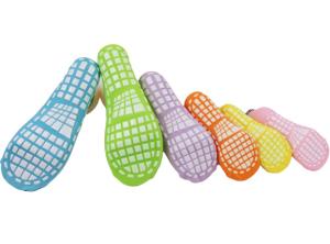 China OEM Trampoline Grip Socks Ulimate Air Trampoline Park Non Slip Jumping Socks Unisex Adult factory