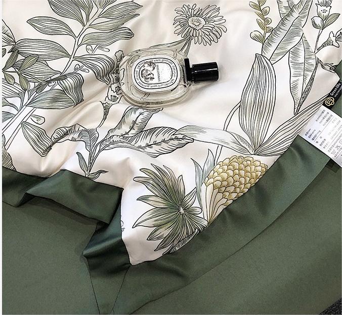 European Skin-Friendly Printing Summer Quilt Set of Four in Smooth Ice Silk Gift Quilt