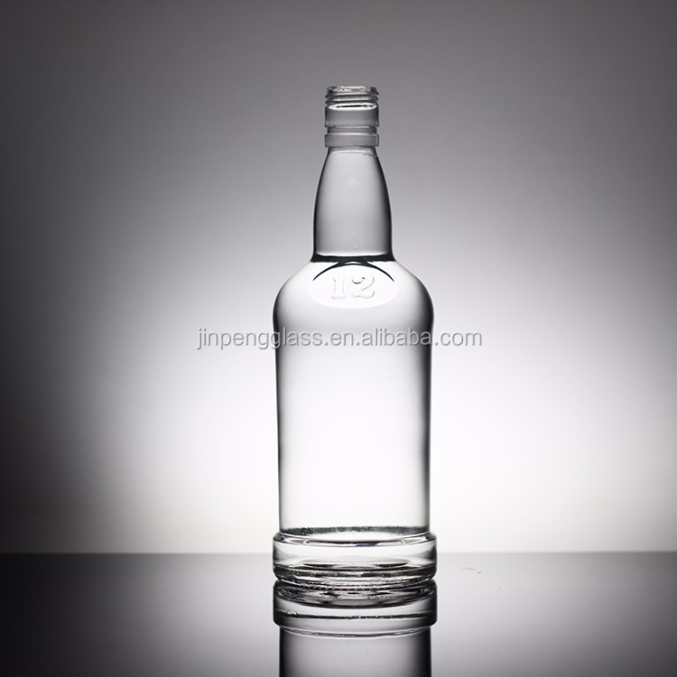 Popular Design Super Flint 700ml Vodka Glass Bottle with Cork and Transparent Glass