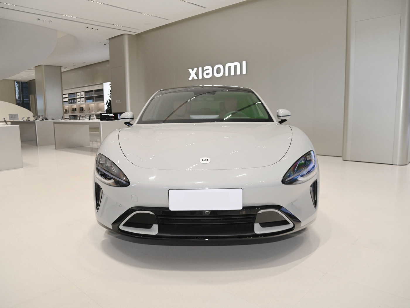 Xiao-mi Su7 Pro Max AWD 4-Door 5-Seater Electric Vehicle 2024 Presale with Pure EV Technology and Battery Energy Type