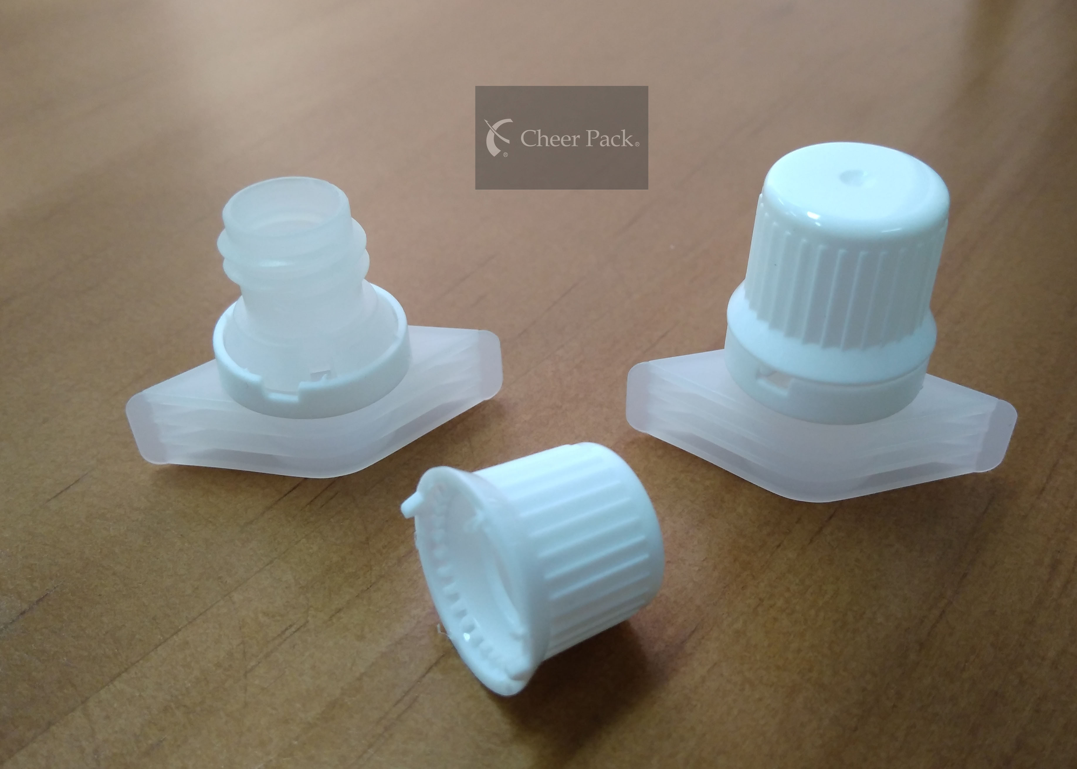 Custom Food Grade Plastic Spout Caps 4.4cm Heat Seal Size For Jelly Package