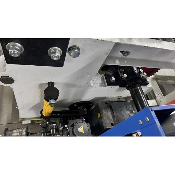 Time Saving Heavy Duty Mesh Wire Making Machine Loom Stable Running 1600D