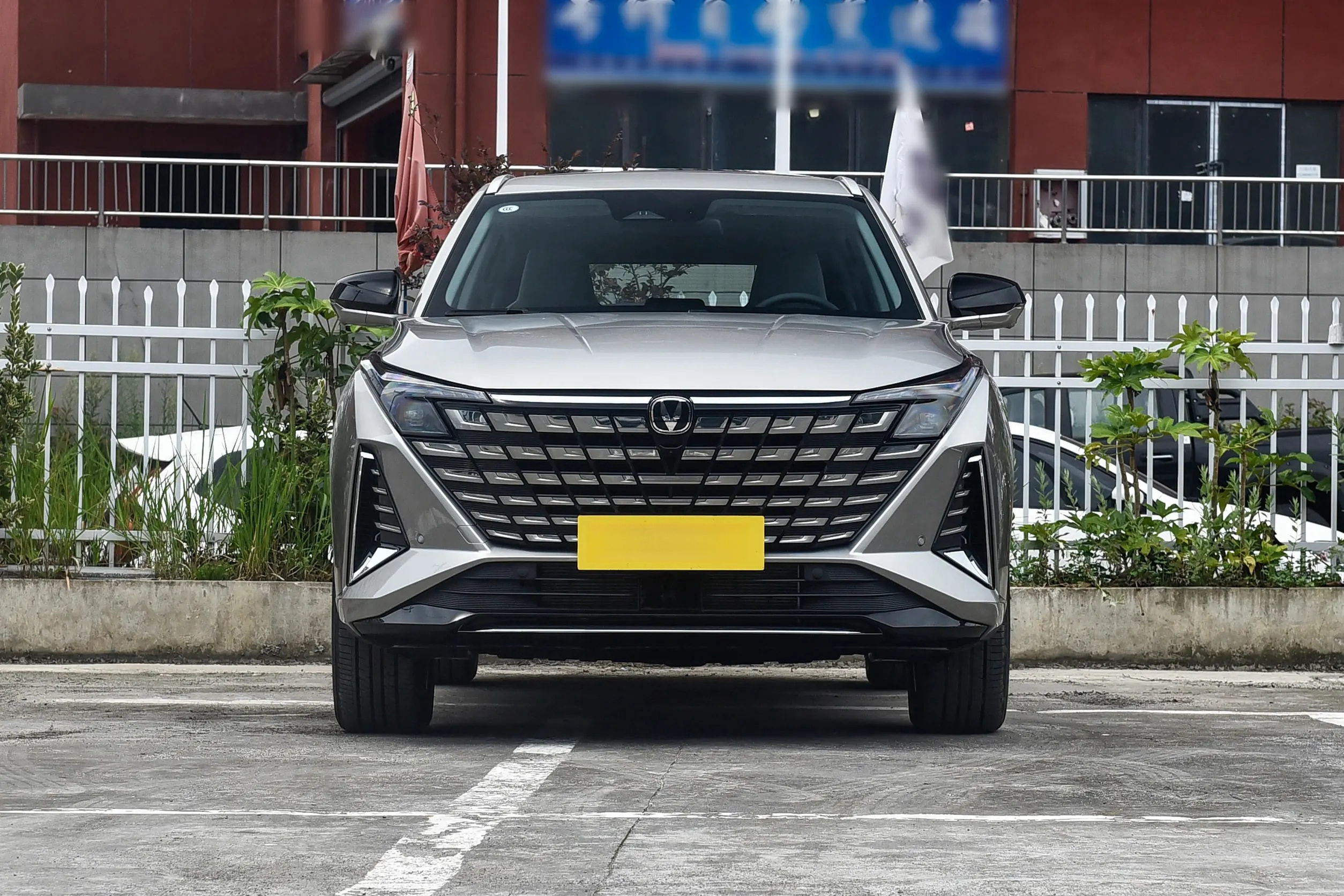 2025 Changan UNI-Z 1.5T DCT Prestige Model Gasoline SUV with 188hp FWD LHD R19 Maximum speed 200 Tire Size