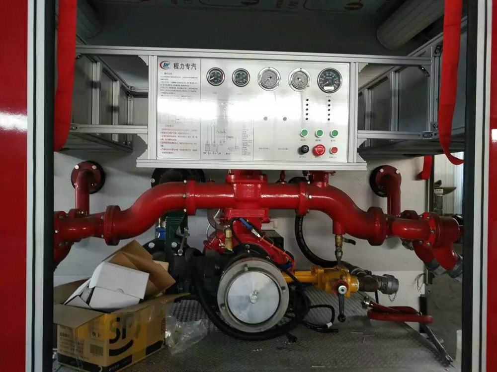150 - 250HP SPV Special Purpose Vehicle Fire Fighting Vehicles With 10000L Water