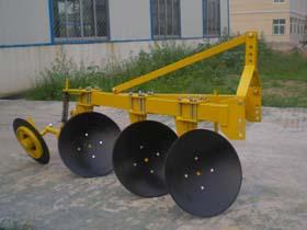China 0.3ha/H Small Scale Agricultural Machinery W600mm Mounted Disc Plough factory