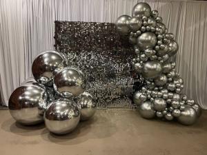 China Larger PVC Shiny Inflatable Mirror Ball For Christmas And Halloween Decoration factory