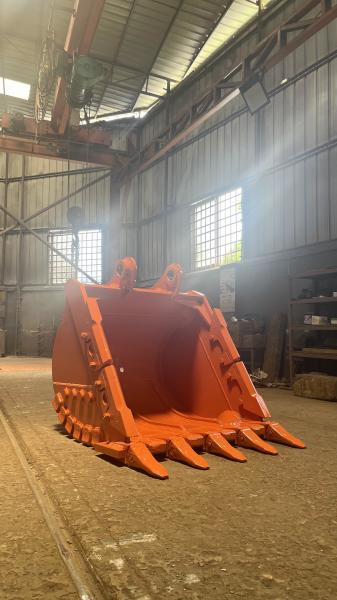 Heavy Duty Rock Bucket Rocks And Gravels Bucket With Q355 Strength Teeth Custom