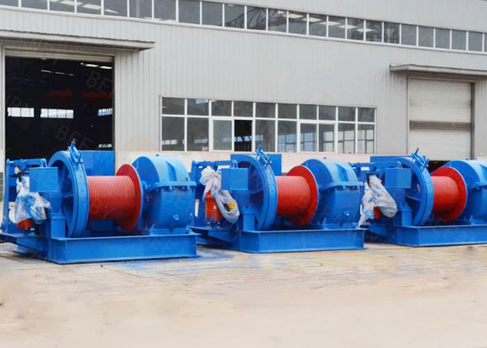 Towed Electric Wire Rope Winch , Construction Pulling Remote Control Winch