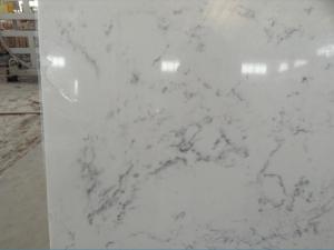 China Cararra White Artificial Quartz Slabs , 93% Natural Quartz Stone For Kitchen factory