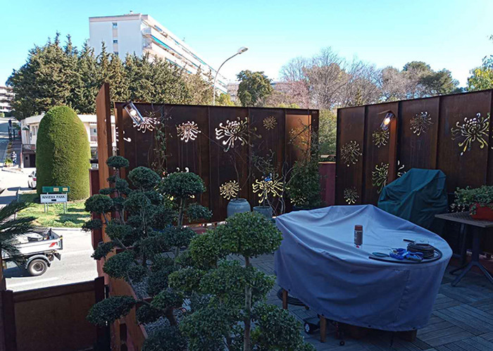 Laser Cut External Decorative Outdoor Corten Screen Panel With Chrysanthemum Pattern