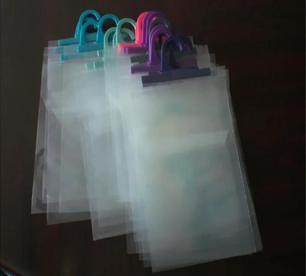 Customized Printing And Size Rigid Snap Handle Bag/Rigid Handle Plastic Bag