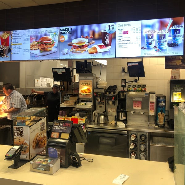 China Spliced 43&quot; 500nits FHD Indoor Menu Board with Single-arm Hanging Bracket factory