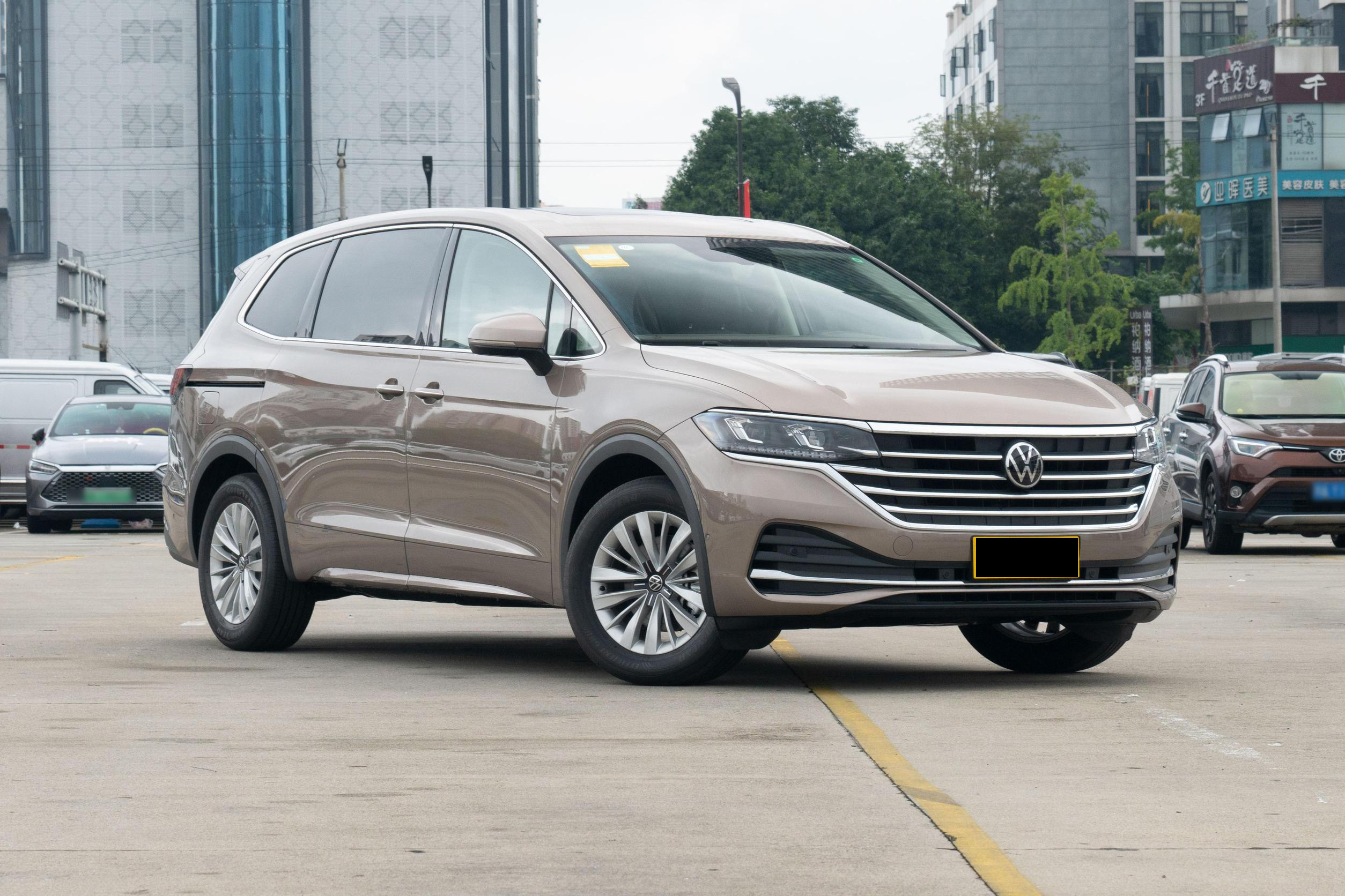 2024 Gasoline Car 2.0T 380T Engine 7 Seats MPV Leather R18 Tire Size Left Adults Electric Driver's Seat Adjustment